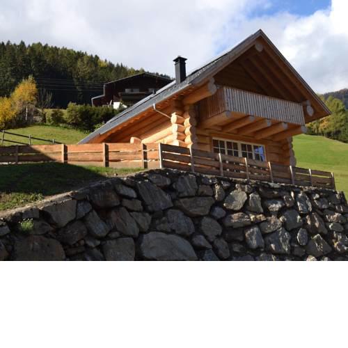 Cozy Chalet in Mörtschach with Private Garden