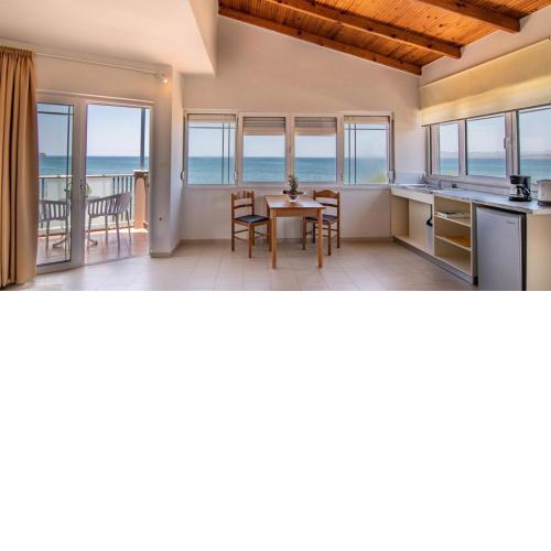 Cozy Corner VS Beachfront