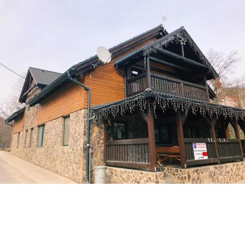 Cozy cottage house Drienica