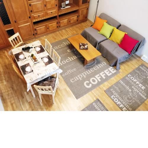 Cozy Downtown Apartment
