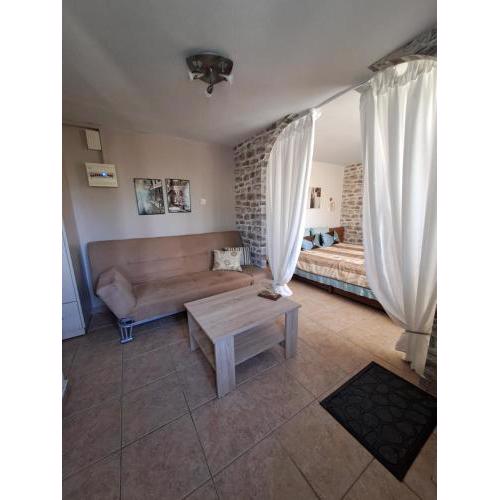 Cozy home in Karystos - Bouros