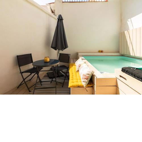 cozy loft patio+pool +wifi