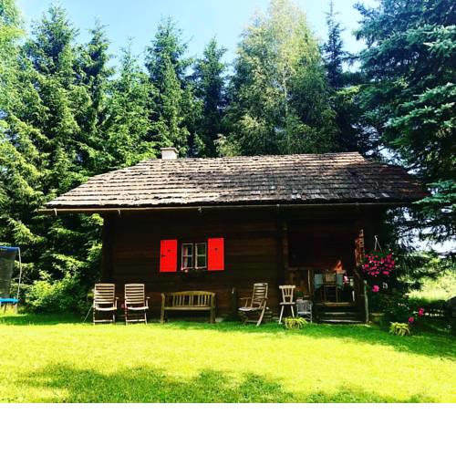 Cozy Log Cabin near Faaker See