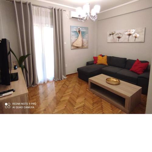 Cozy renovated apartment near the center of Athens