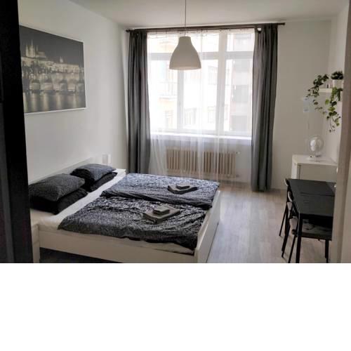 Cozy room - 10 minutes from the center of Prague!