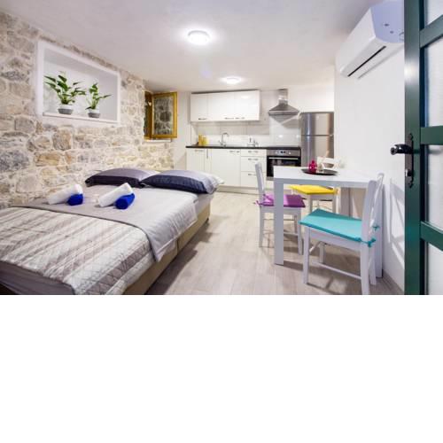 Cozy seafront studio Apartment Cambi