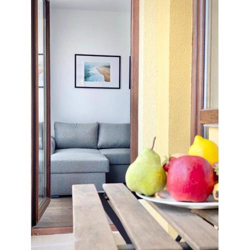 Cozy Seaview Apartments for 4 Guests