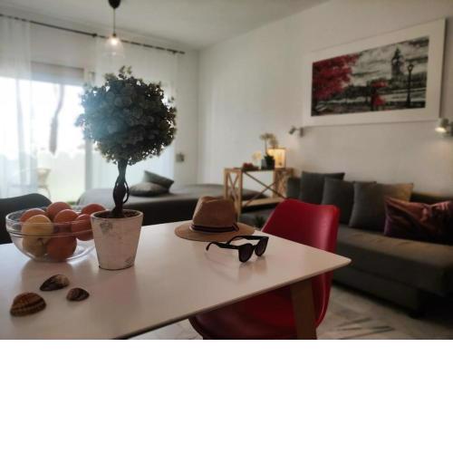 Cozy Studio walking distance to beach & amenites
