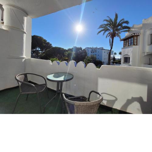 Cozy Studio walking distance to beach & amenities