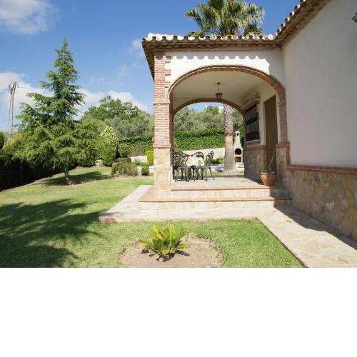 Cozy Villa in Villanueva de la Concepci n with Swimming Pool