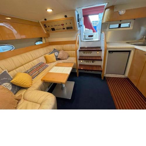 Cozy yacht lodge in Barcelona with boat tour option