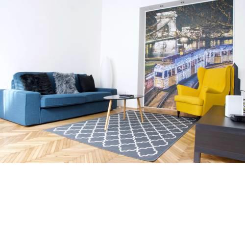 Creative Apartment - Chain Bridge Location