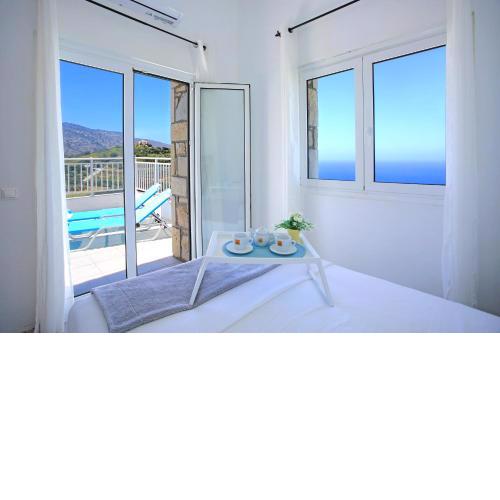 Cretan Home Experience - Sleeps 6 - Sea View