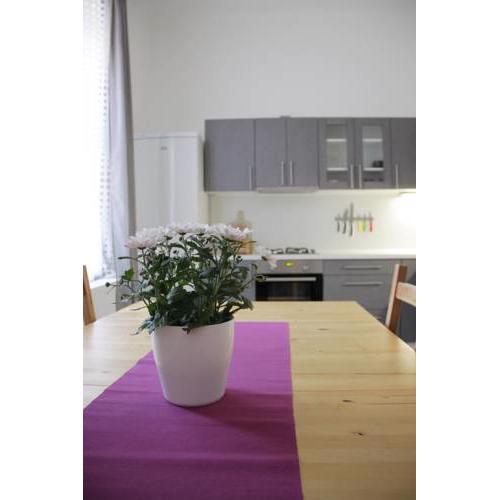Crown Apartment