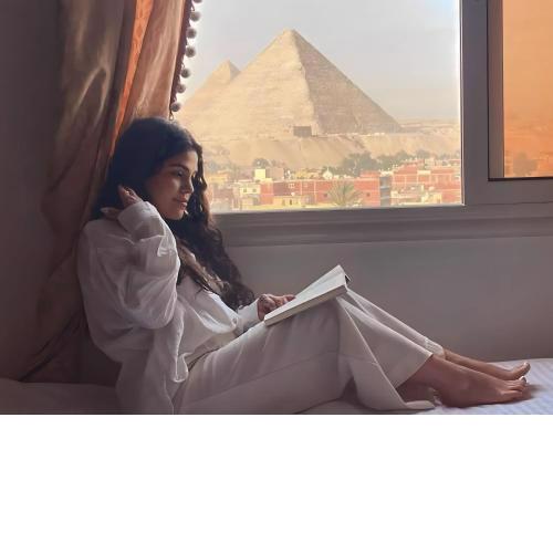 Crowne Pyramids view inn
