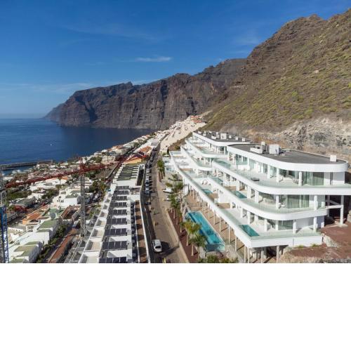 Crystal I Luxury Apartments