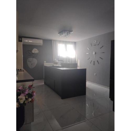 Crystal Luxury Apartment