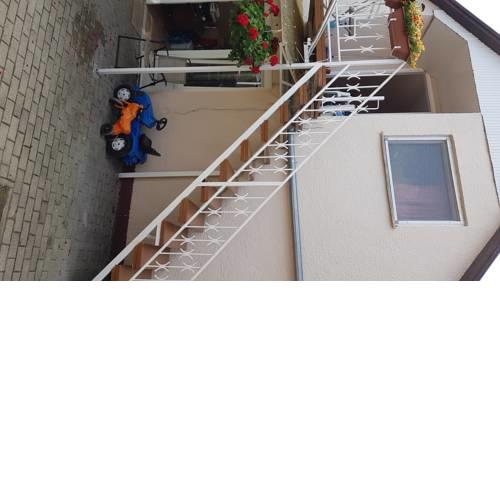 CSALÁD-BARÁT APARTMAN