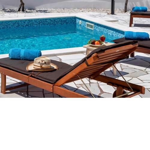 ctma200/ Holiday house with private heated pool