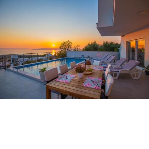 ctma246/ New modern house with private heated pool