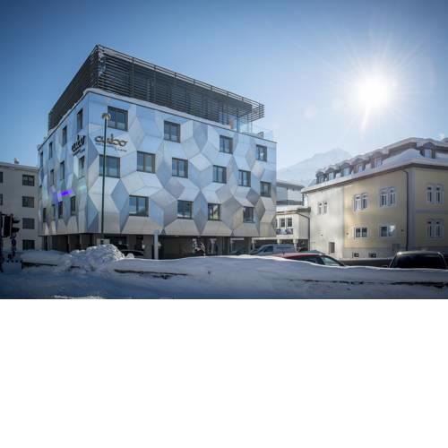 Cubo Sport & Art Hotel