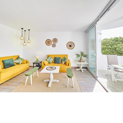 Cubo's Calahonda Beachfront