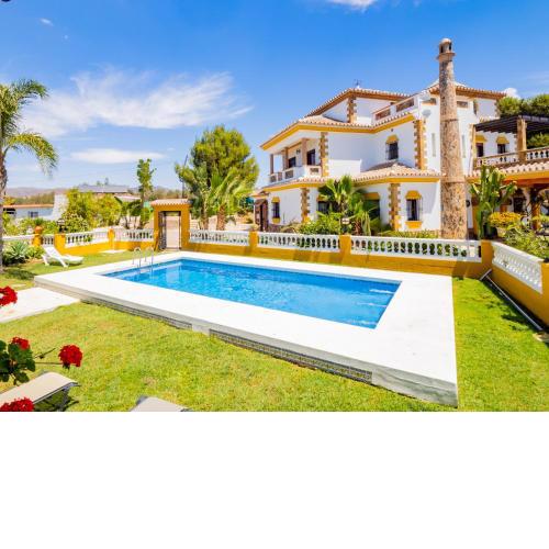 Cubo's Villa Fina