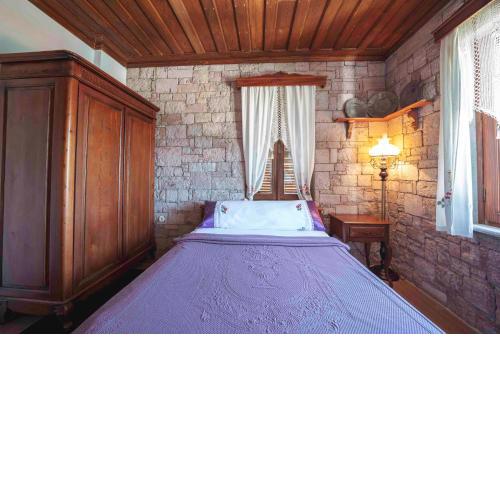 Cunda Tas Konak Otel