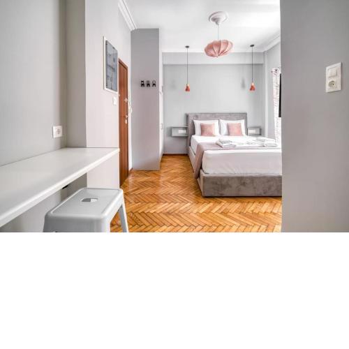 Cute Little Suite Apartment right at the Metro!