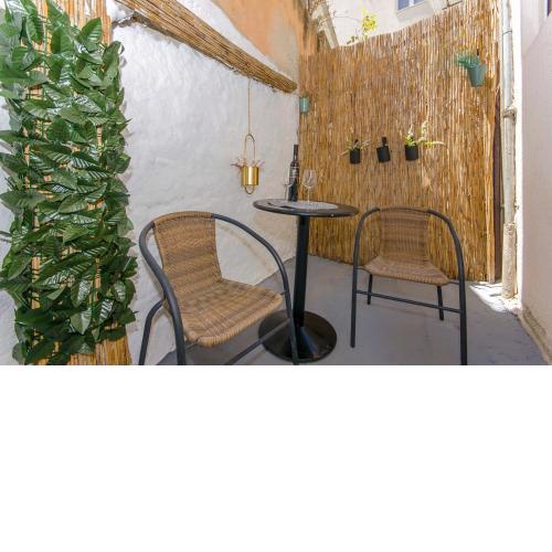 Cute Terrace Varos