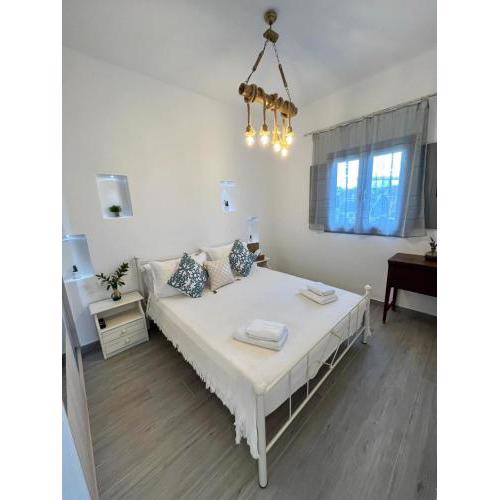 Cycladic apartment on the hill with beautiful views!!