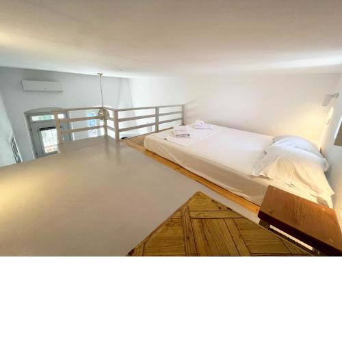 Cycladic Modern Apartment in the Heart of Parikia