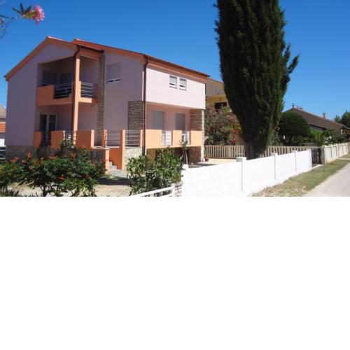Cypress Tree Holiday Apartments