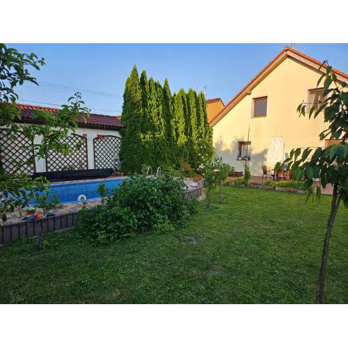 CZECH PARADISE FAMILY GUEST HOUSE, GARDEN and BREAKFAST