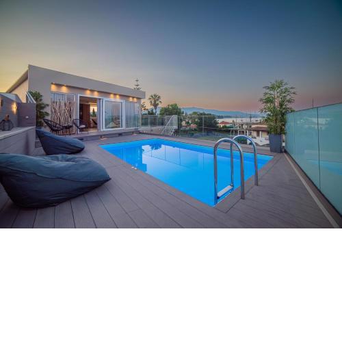 Daedalus Luxury Home - Seaview & Heated Pool