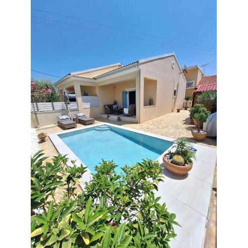 Daffodil mini villa With private infinity pool