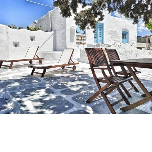 Danae’s cycladic house