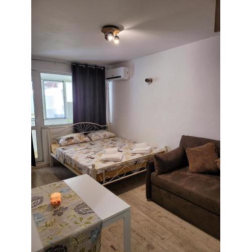 Danaya's apartment