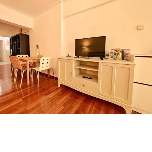 Dazzling apartment close to Acropolis
