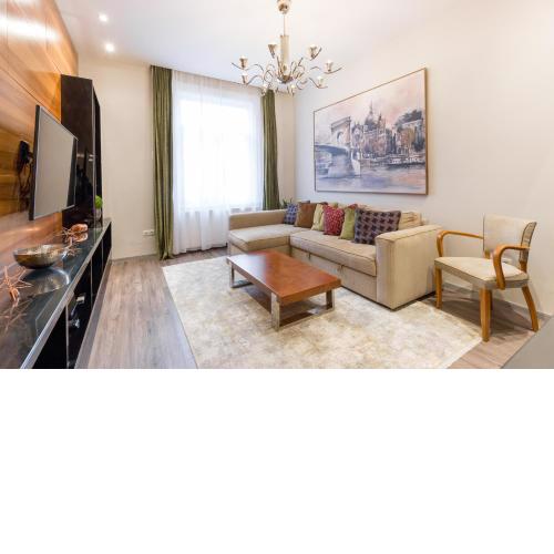 De Luxe Suite in The Absolute Center
