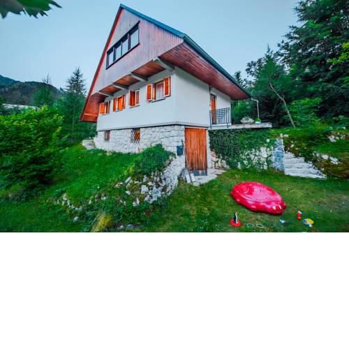 Dedkova hiša/Grandpa's House