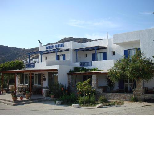 Deep Blue Rooms & Apartments