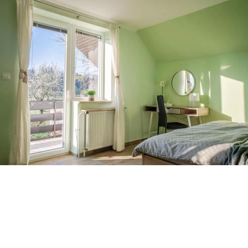 Deerwood Villa-Morden cozy apartment with castle view