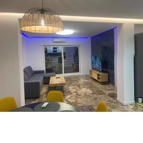 Del Mar three bed flat.