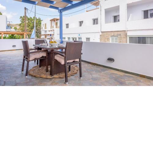 Delis Apartment