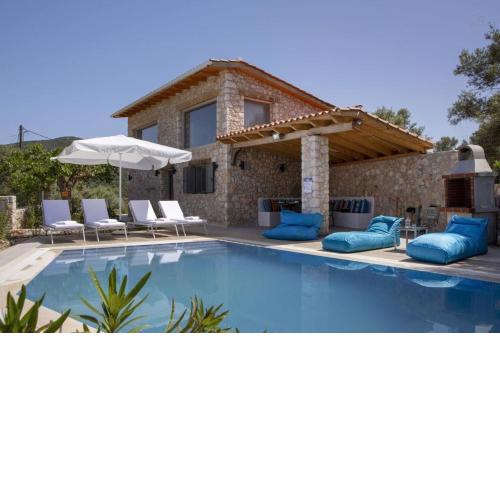 dell Mar stone house
