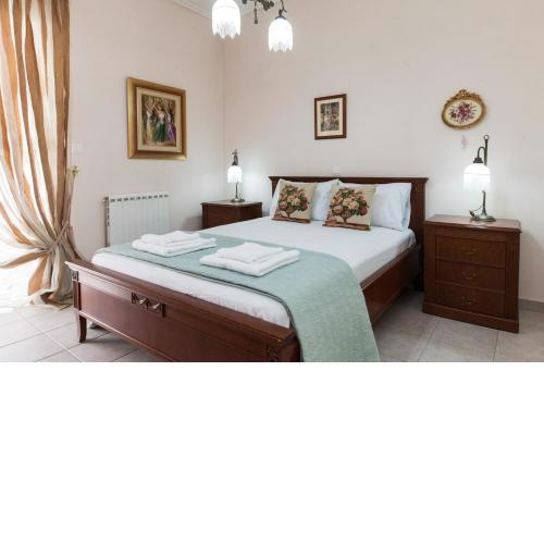 Deluxe 2 Bedroom apt in Petroupoli