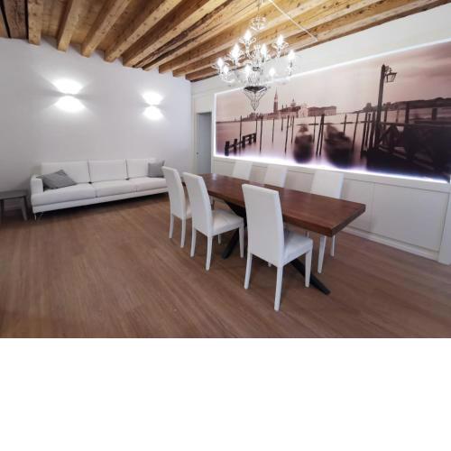 Deluxe 3 Bedroom Flat in Rialto