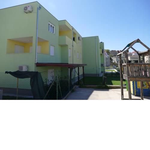 DELUXE APARTMENT NEAR BEACH