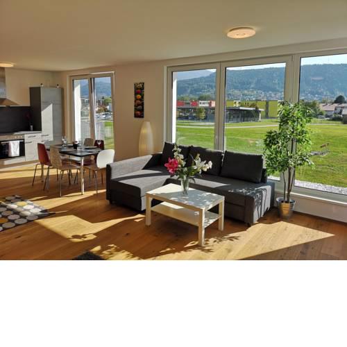 Deluxe City Airport Suite